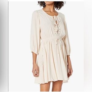 ASTR blush  Cream bohemian floral Dress size medium